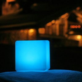 Lampe à Poser Big Cube Bleu Smart and  Green JardinChic