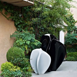 Statue Flow Blanc Noir Serralunga JardinChic